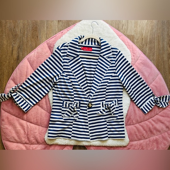 Ruiz by Yolanda Striped Navy and White Blazer with Button - Picture 1 of 5